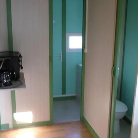 Campsite Confortable Avec Terrasse - 4 Personnes - Api-1-52-923 Bruyeres