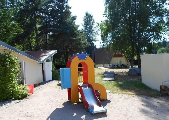 Campsite Confortable Avec Terrasse - 4 Personnes - Api-1-52-923 *