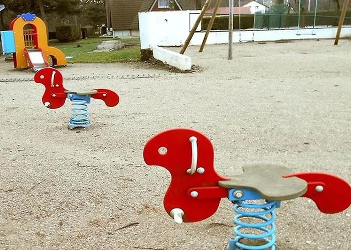 Campsite Confortable Avec Terrasse - 4 Personnes - Api-1-52-923